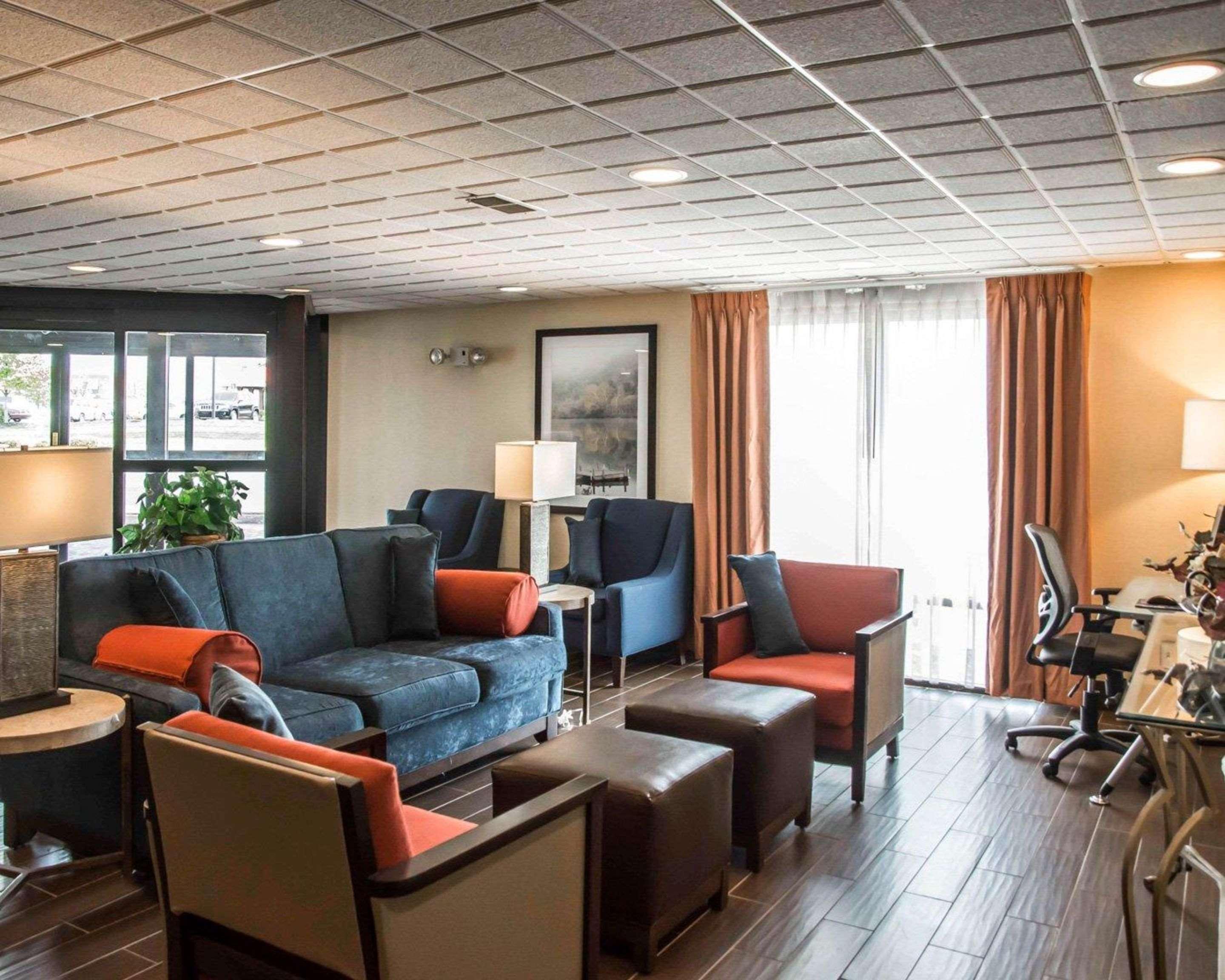 Quality Inn Springboro West Exterior photo