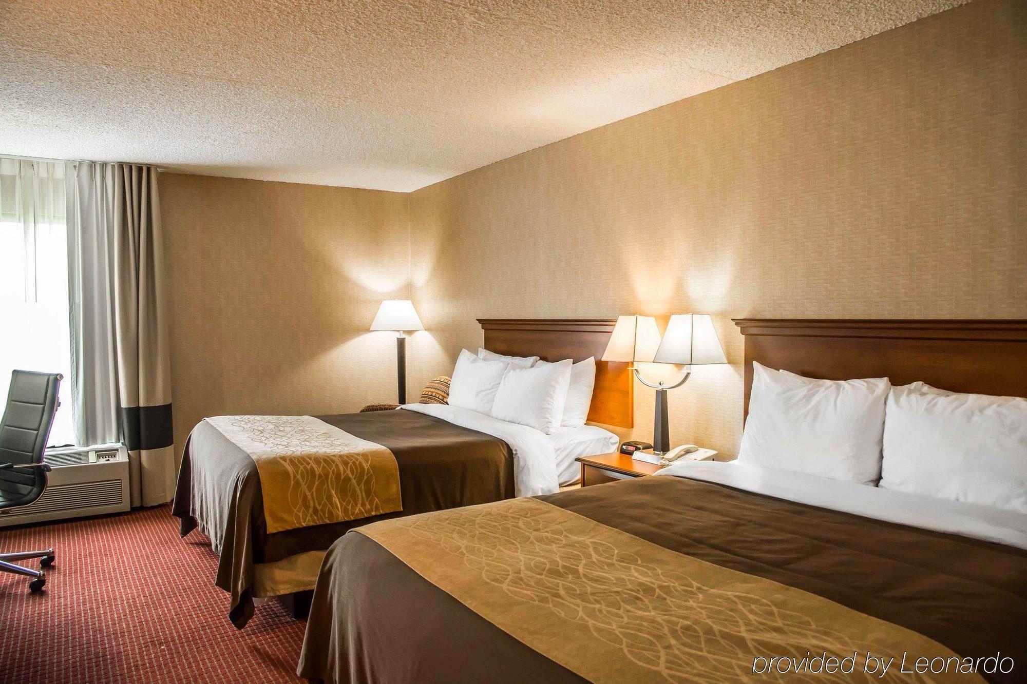 Quality Inn Springboro West Exterior photo