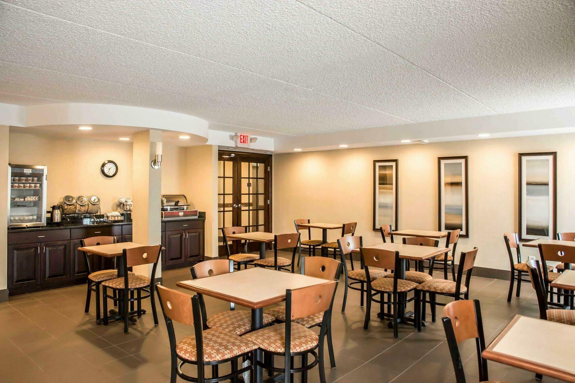 Quality Inn Springboro West Exterior photo